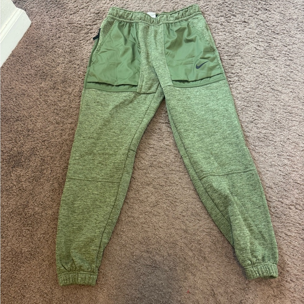 Nike Men’s Therma Fit Tapered Joggers Sweatpants Olive Green Size S Small - Picture 2 of 6